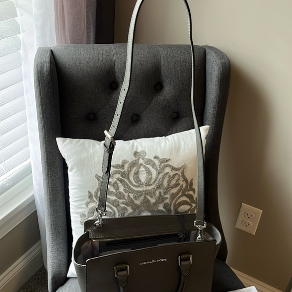 EUC Michael Kors Leather Handbag - Picture 6 of 14